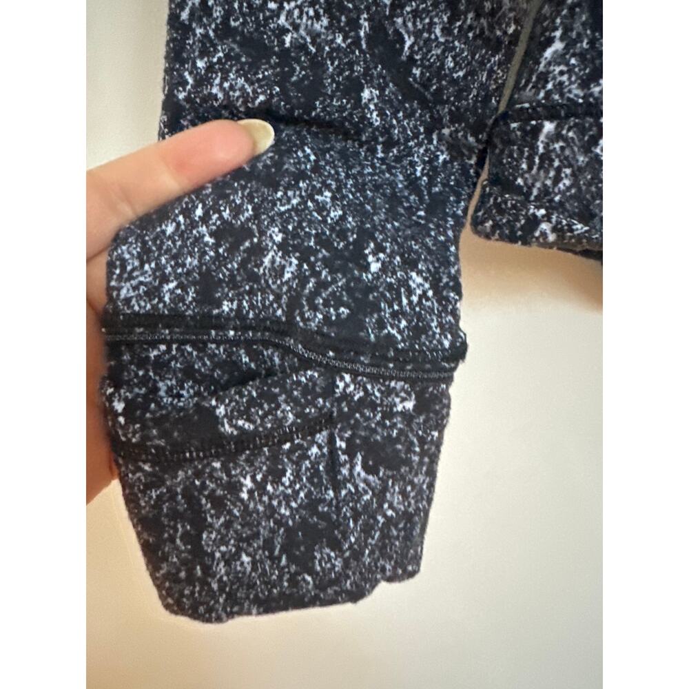 LULULEMON Outrun the Elements 1/2 Zip Pullover in Misted Jacquard Black White - Picture 4 of 8